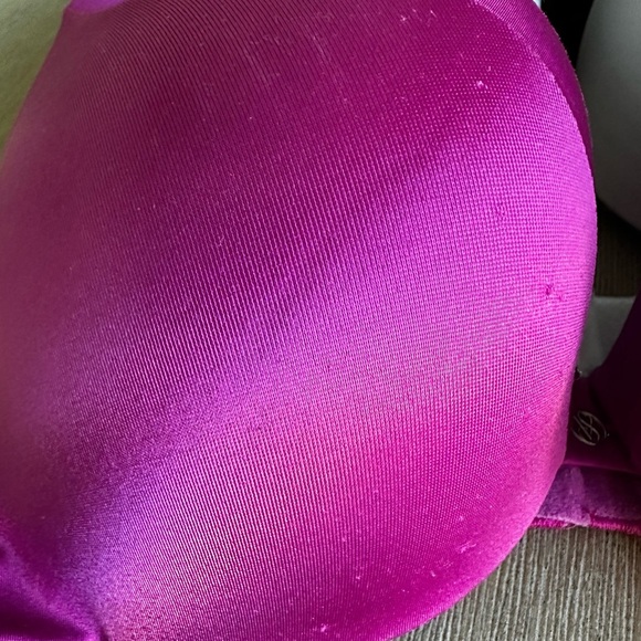 So obsessed /very sexy push-up Victoria's Secret Black, White, and Pink Bra Trio - Picture 3 of 9